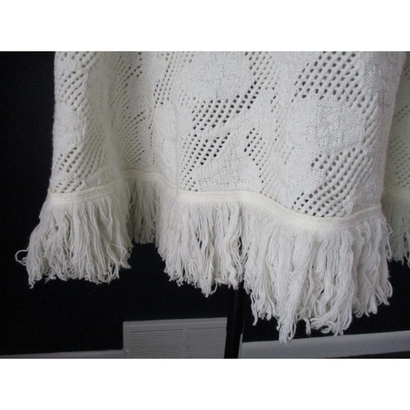 Vintage White Open Knit Crochet Lace Fringe Sweater Shawl Size Large - Picture 5 of 10